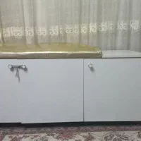 صندلی چرخدار و یک عدد صندلی انتظار