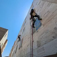 پیچ رولپلاک نماکار در ارتفاع/بدون داربست/راپل/طناب|خدمات پیشه و مهارت|قزوین, |دیوار