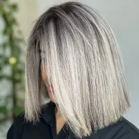 رنگو لایت تخصصی .میکاپ وشنیون .کاشت ناخن