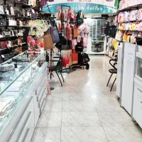 فروشنده برای فروشگاه لباس زنانه