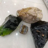 8 کلیو سنگ نیمه قیمتی کلکسیونی طبیعی