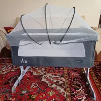 گهواره‌ تخت کنارمادر