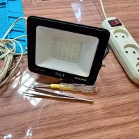 تعمیر تخصصی لامپ و پروژکتور با گارانتی