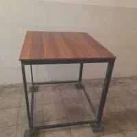 میز آهنی