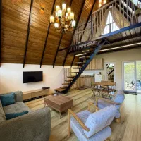 کلبه سوئیسی جنب تلکابین رامسر|اجارهٔ کوتاهمدت ویلا و باغ|رامسر, |دیوار