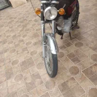 موتور هوندا ۱۲۵ طرح قدیم رنگ قرمز