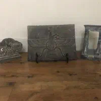 سه عدد مجسمه هخامنشی