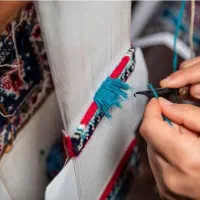 نیروی دفتری در گارگاه قالی بافی گالیکش