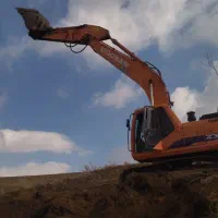 نیازمند راننده بیل میکانیکی بومی با حقوق مناسب