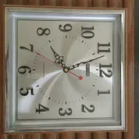 ساعت دیواری