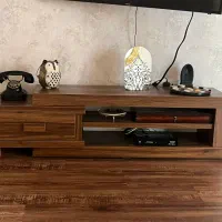 میز زیر تلوزیون
