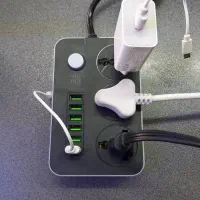 خط تلفن ثابت رو میزی