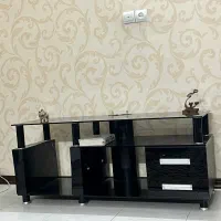 میز تلویزیون شیشه ای