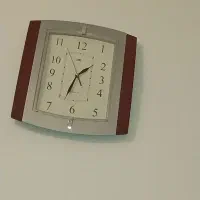 ساعت دیواری