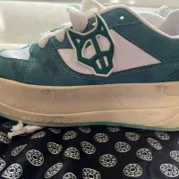 کفش|کیف، کفش، کمربند|اصفهان, شاهد|دیوار