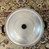 ماهیتابه کارال و قابلمه روی