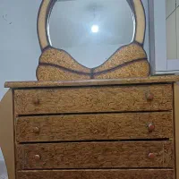 دراور و آیینه  آرایشی