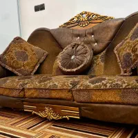 فروش یک دست مبل ۷ نفره به همره عسلی و جلو مبلی