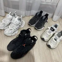 فروش ۴ جفت کتونی