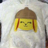 فروشنده پوشاک بچگانه.خانم