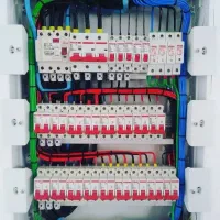 برقکار،برقکاری،برقکشی ساختمان و نصب آیفون تصویری