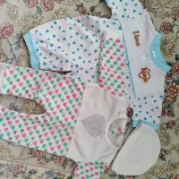 تعدادی لباس آکبند دخترانه نوزادی سایز صفر و یک|کفش و لباس بچه|اصفهان, شهرک کاوه|دیوار