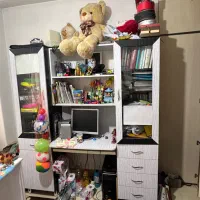 فروش میز تحریر و کمد بسیار جادار و زیبا