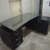 میز مدیریت و صندلی