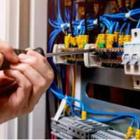 استخدام برقکار