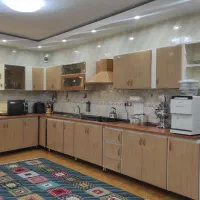 کابینت آشپزخانه.  جنس فلزی