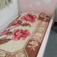تخت و خوب دختر.. بدون عیب