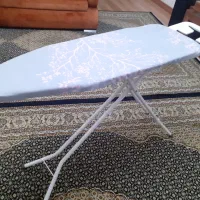 میز اتو سیم دار تمیز و سالم با تنظیمارتفاع|اتو و لوازم اتو|رشت, معلم|دیوار