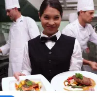 نیروی سالن دارخانوم واقا