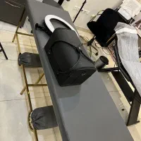 صندلی استادکار و تخت|آرایشگاه و سالنهای زیبایی|رشت, گلسار|دیوار