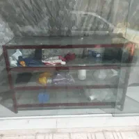 ویترین ۳طبقه سالم باشیشه های سالم وبدنه فلزی