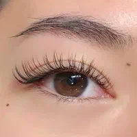 اکستنشن و کاشت مژه با تخفیف محرم