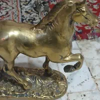 مجسمه بزرگ اسب برنزی