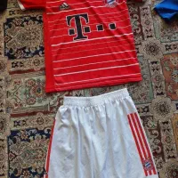 تعدادی لباس فوتبالی|کفش و لباس بچه|اصفهان, جلالیه|دیوار