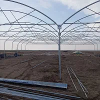 نصب و راه اندازی سازه‌های گلخانه‌ای در شرکت معتبر