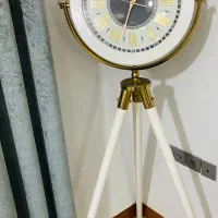 ساعت پایه دار