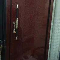 کمد اهنی و پشتی