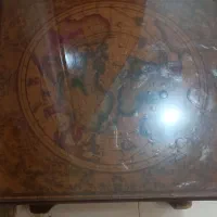 میز چوبی طرح دار
