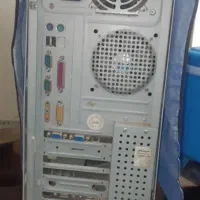 میز و کامپیوتر