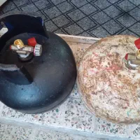 دو عدد پیک‌نیک شیر هر دوتا تازه وگاز هم دیروز پر