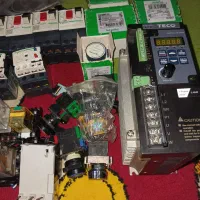 لوازم برق صنعتی اینورتر کنتاکتور رله کلید حرارتی