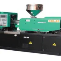 استاد ماهر و کارگر ساده تزریق‌کار پلاستیک