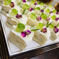 نون پنیر سبزی سفره عقد