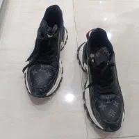 کتانی شیک|کیف، کفش، کمربند|اقبالیه, |دیوار