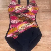 تعدادی مایو‌زنانه و‌بچگانه نو|غواصی و ورزش‌های آبی|شیراز, باغ تخت|دیوار