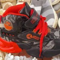 حراج کفش اسپورت و عروسکی ۲۰۰و ۴۵۰ و ۱۵۰|کیف، کفش، کمربند|بندر گناوه, |دیوار